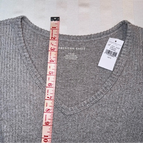 American Eagle Outfitters Light Gray Ribbed V-Neck Long Sleeve Top Sz S NWT SOFT - Picture 11 of 11